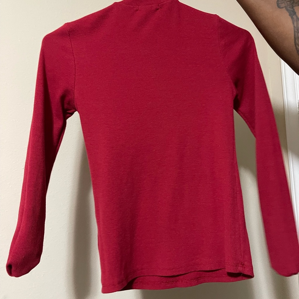 Red top - Picture 2 of 2